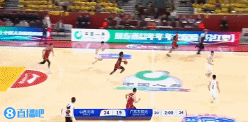 百步穿杨！原帅轰进追身三分 山西将优势扩大到8分打停广东