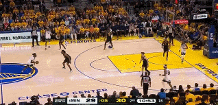 又是你！纳兹-里德持球突破 变向撤步三分空心命中！